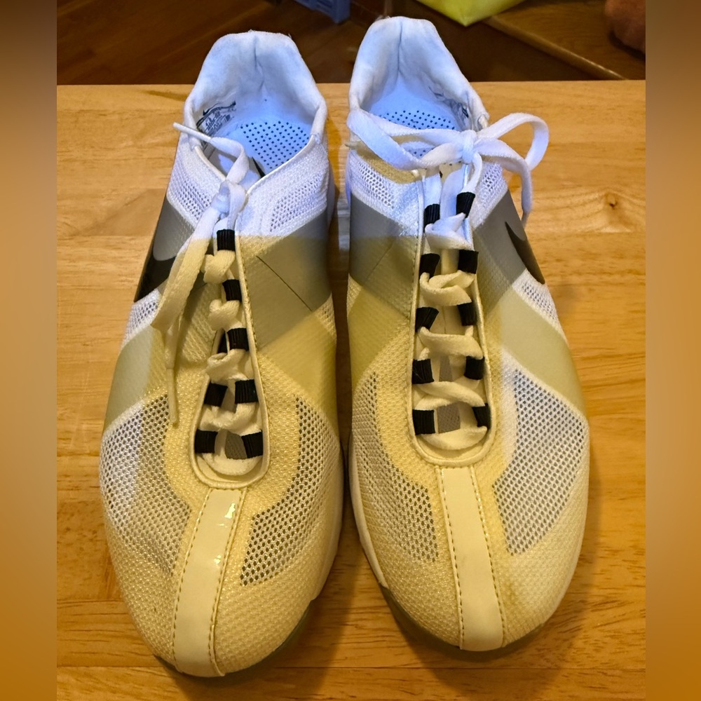 New - Nike Women’s White and Gray Golf Shoe